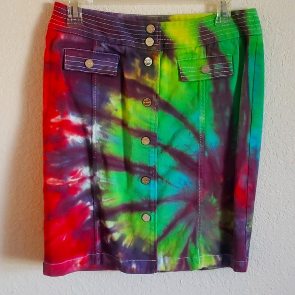 Professionally Tie-dyed Skirt - Picture 1 of 7